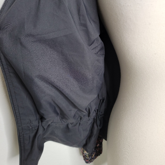 LULULEMON Pack It Up Jacket In Florescent Multi 4. - Picture 9 of 9